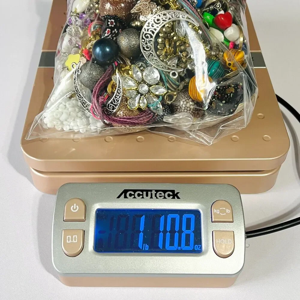 VTG - Now Repurpose Junk Jewelry Rhinestone Beads DIY Craft Supplies Box 1#10.8